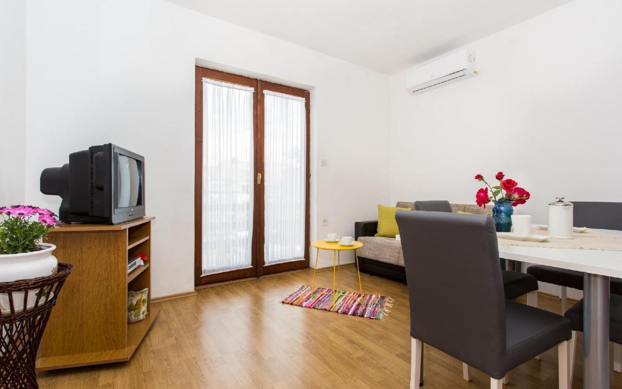 Apartman Broznic Šilo Buitenkant foto