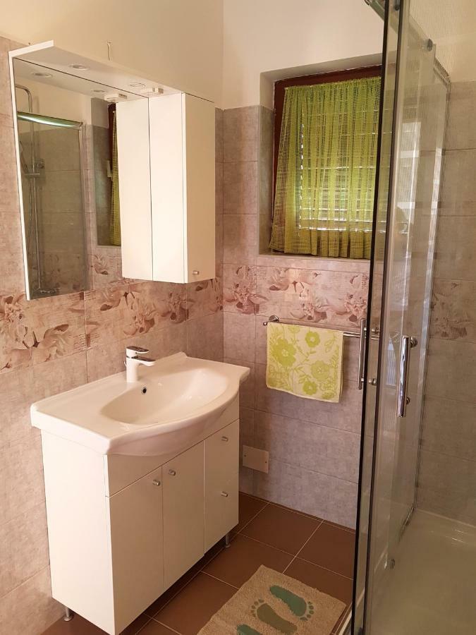 Apartman Broznic Šilo Buitenkant foto