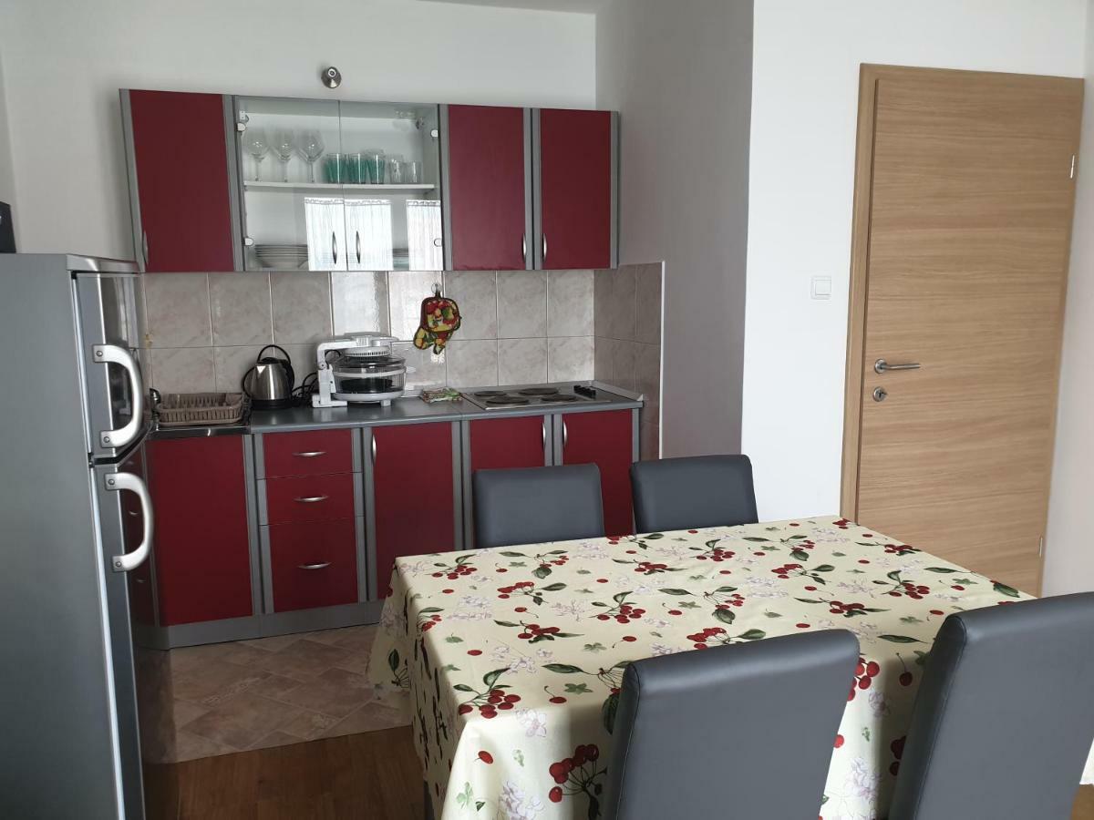 Apartman Broznic Šilo Buitenkant foto